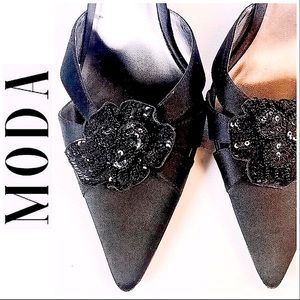 MODA Vintage Black Pointy Toe Party Mules with Sequin flowers on toes SZ 7.5